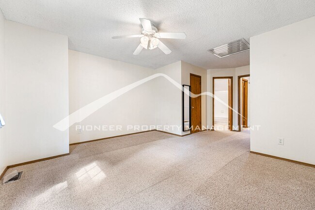 Building Photo - 9742 W Cornell Pl