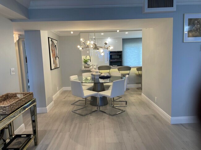 Building Photo - 3000 S Ocean Blvd