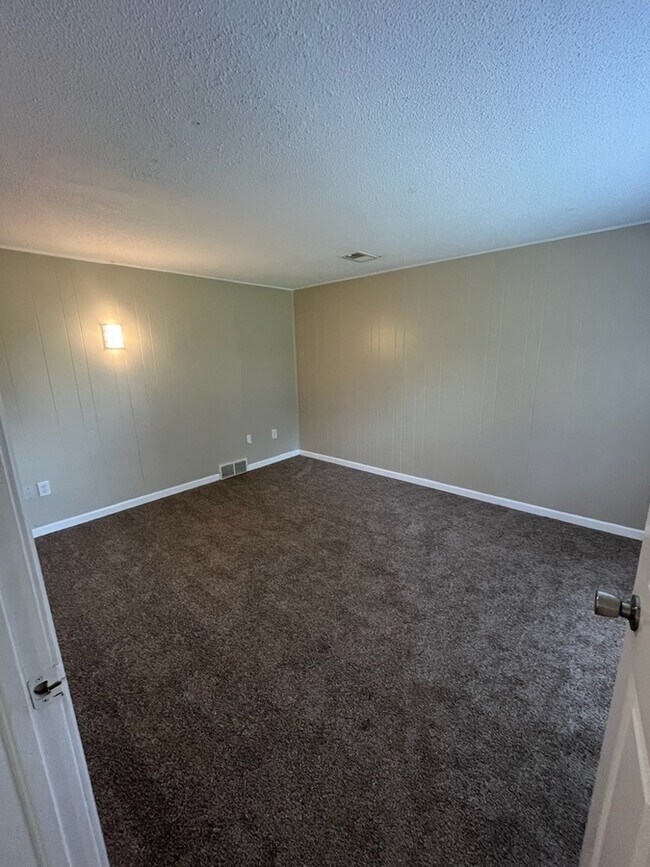 Building Photo - 14745 Riley St