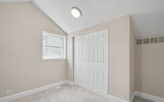 Building Photo - 2527 Morningside Dr