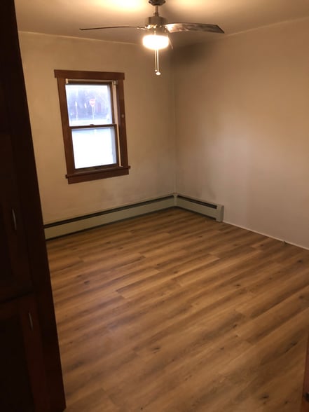 Bedroom 1 - 537 N Derr Dr