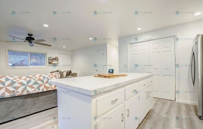 Building Photo - Stylish Tahoe Retreat with Modern Kitchen ...