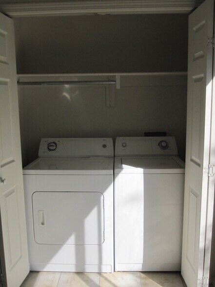 Washer & Dryer - 610 S Cedar St