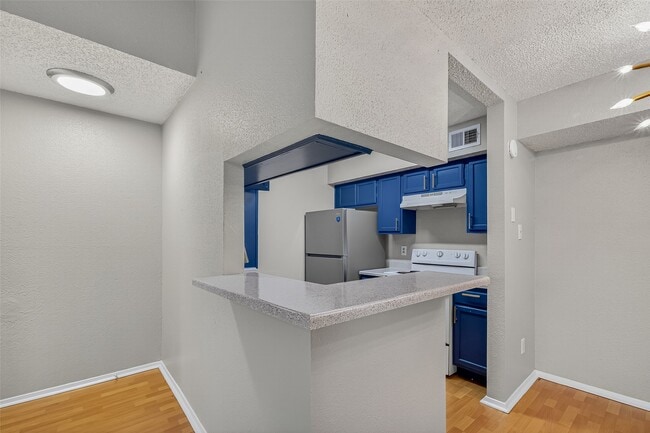 Building Photo - 10555 Turtlewood Ct