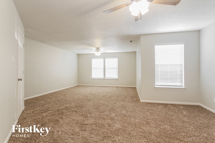 Building Photo - 2310 Amberleigh Dr