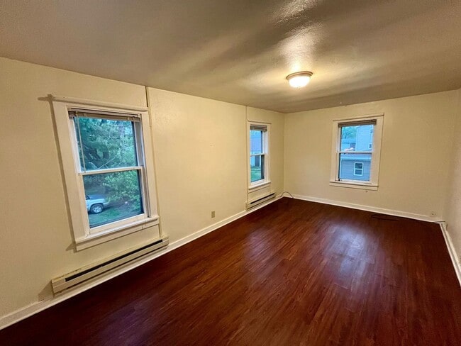 Building Photo - 1415 N Stevens St