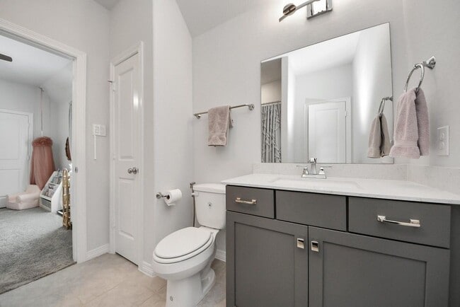 Building Photo - 8922 Golden Mist Dr