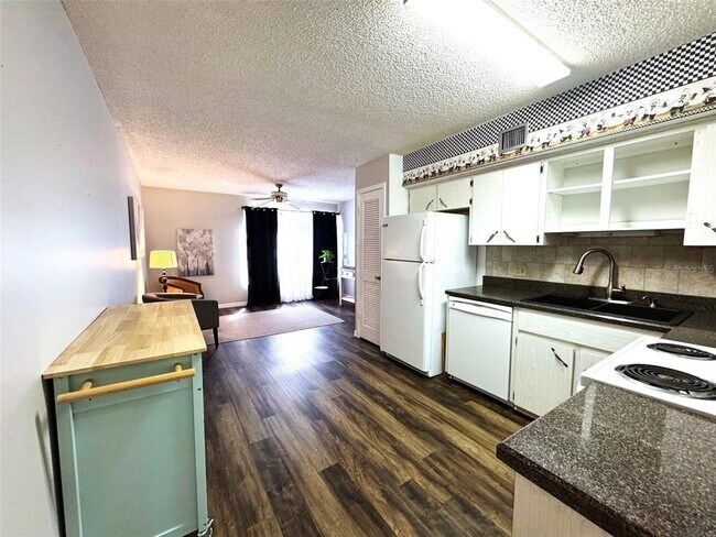 Building Photo - 2253 Norwegian Dr