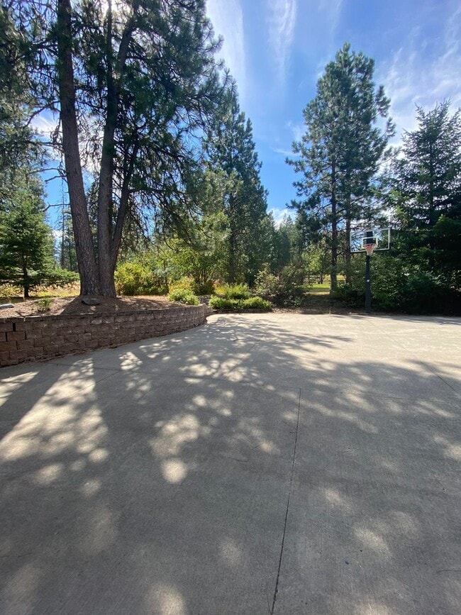 Building Photo - Quaint Country Living (APP#143)