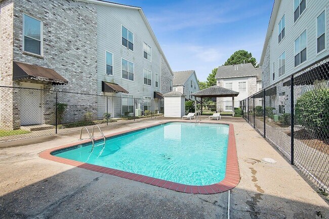 Building Photo - 5141 Nicholson Dr