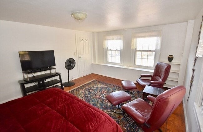 Building Photo - 58 S East St