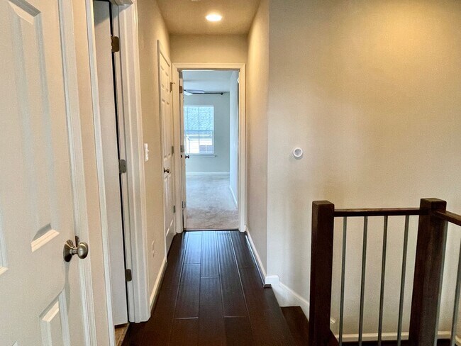 Building Photo - IMPRESSIVE STAFFORD TOWNHOUSE!