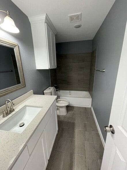 Building Photo - 501 S Front St