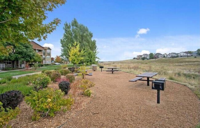 Building Photo - 15470 Canyon Rim Dr