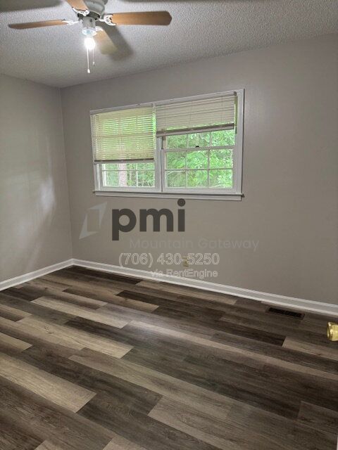 Building Photo - 54 Greenwood Cir
