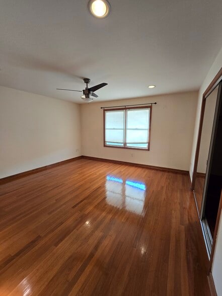 Building Photo - 35 Hawkins St