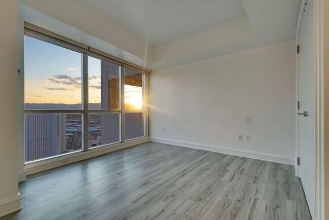 Building Photo - Sky Las Vegas - 2809