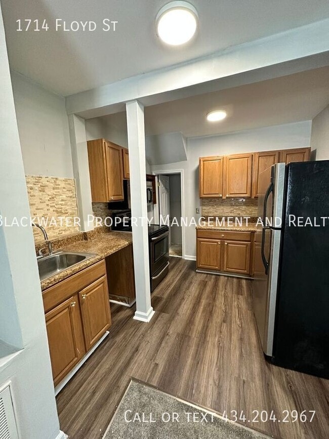 Building Photo - 1714 Floyd St