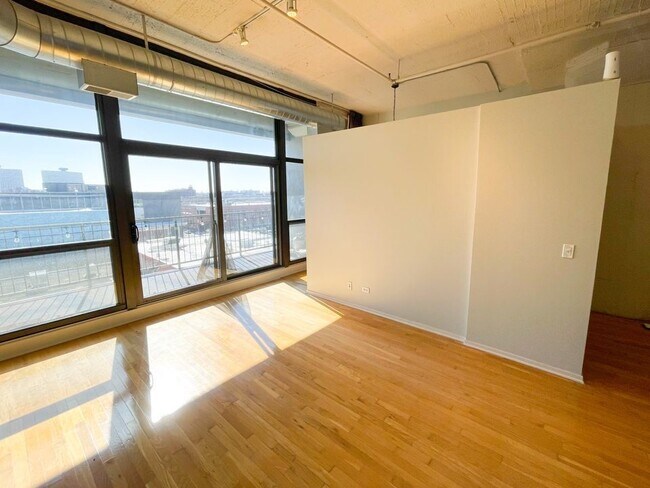 Building Photo - 1530 S State St