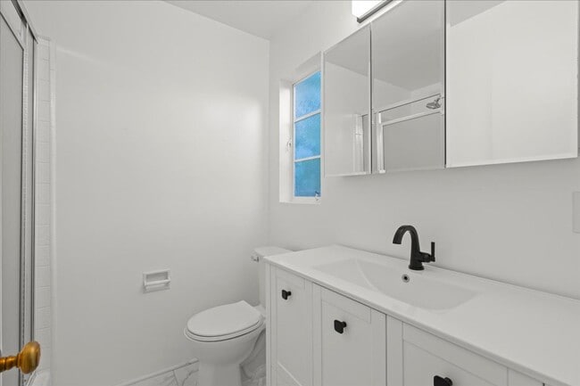 Building Photo - 3 bed 2 bath home with washer/dryer in Mountain View