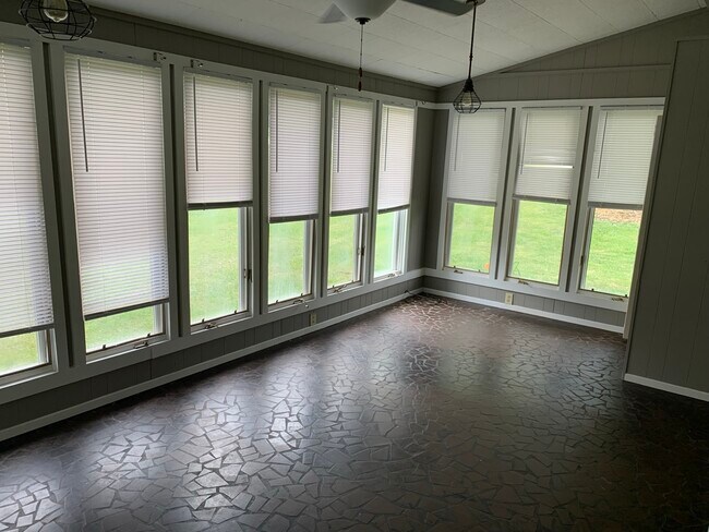 Building Photo - 2751 Lail Rd