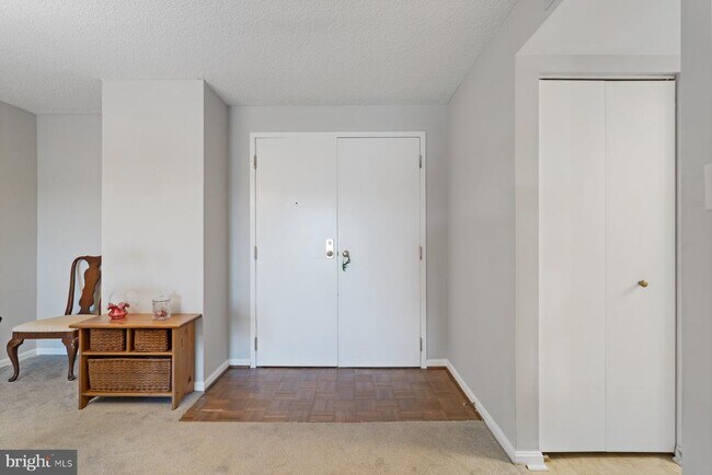 Building Photo - 1040 Deer Ridge Dr