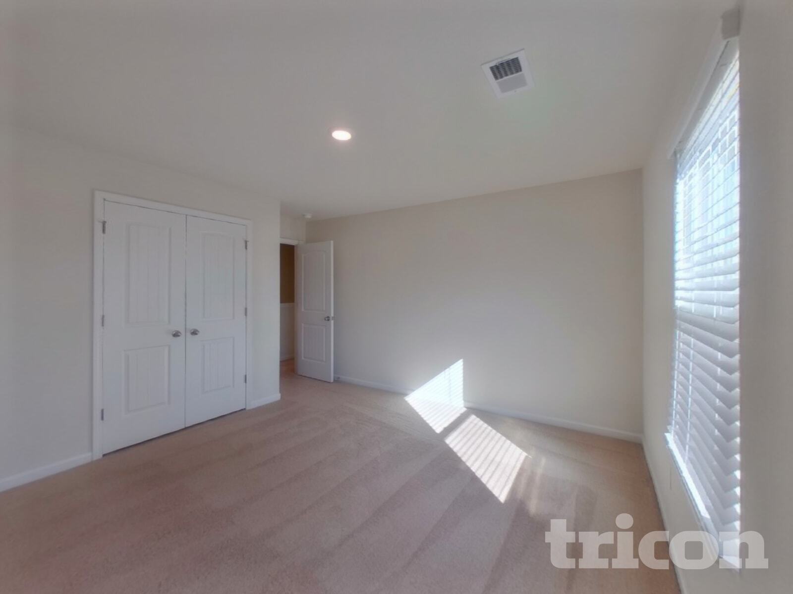Building Photo - 2186 Southlea Dr