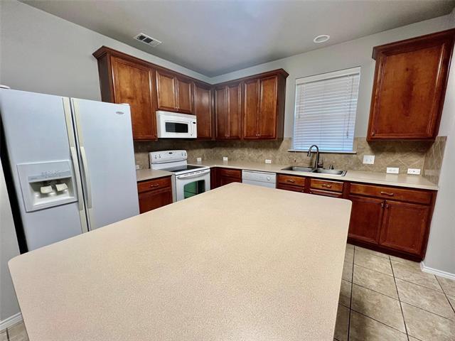 Building Photo - 3216 Versante Dr