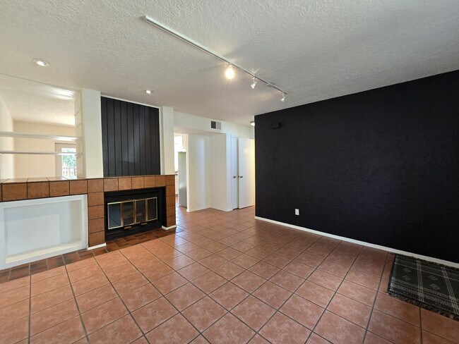 Building Photo - 2582 Camino San Patricio