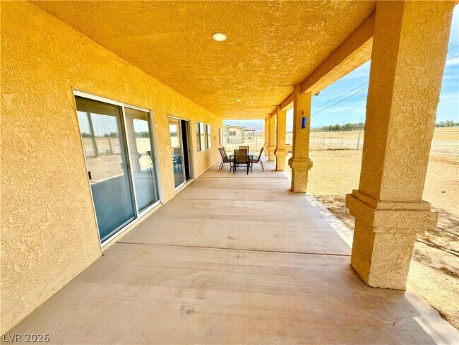 Building Photo - 3810 E Mount Charleston Dr