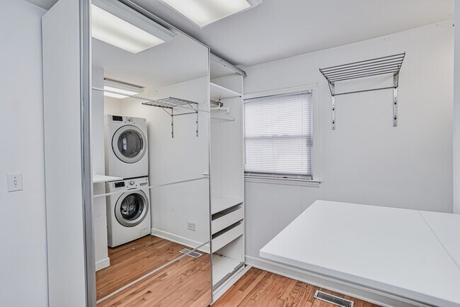 Building Photo - 130 Heather Dr