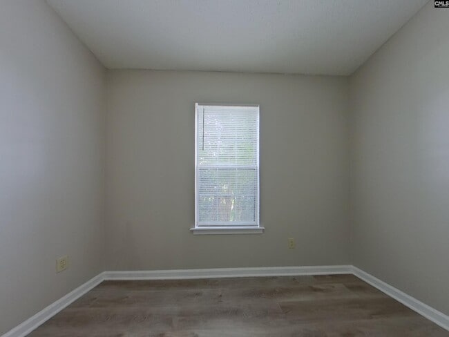 Building Photo - 123 Cranley Rd