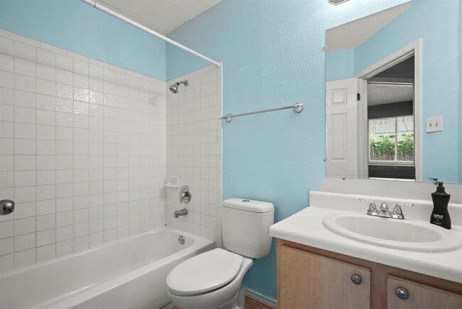 Building Photo - 8133 Tockington Way