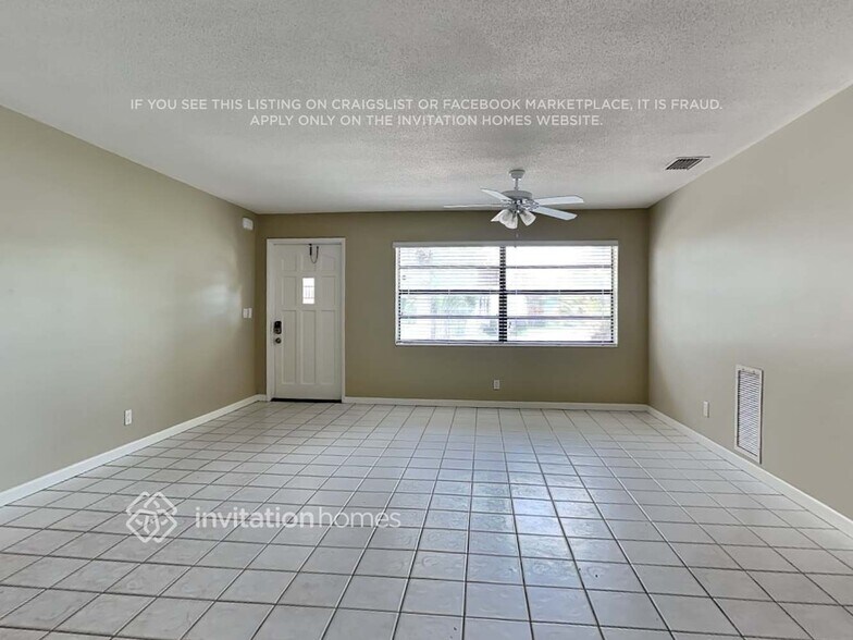 Building Photo - 2540 SW 11th Ct