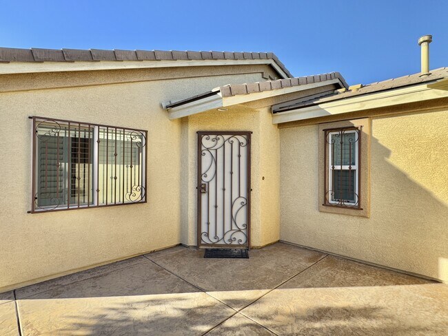 Building Photo - 4595 Grindle Point St