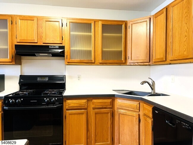 Building Photo - 1802 Scarlett Dr