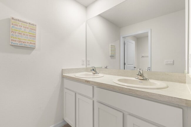 Building Photo - Like New Home For Rent in Creek Preserve