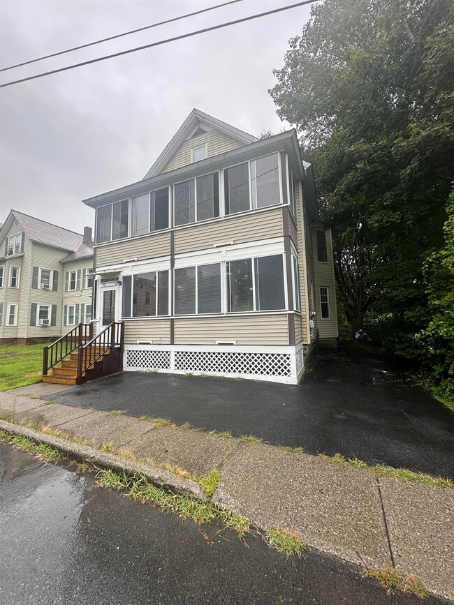 Building Photo - 80 Central St