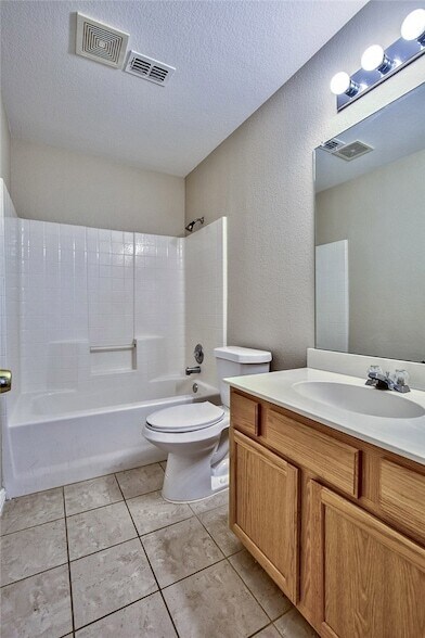 Building Photo - 4424 Maple Shade Ave