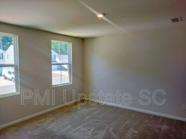Building Photo - 236 Lily Park Way