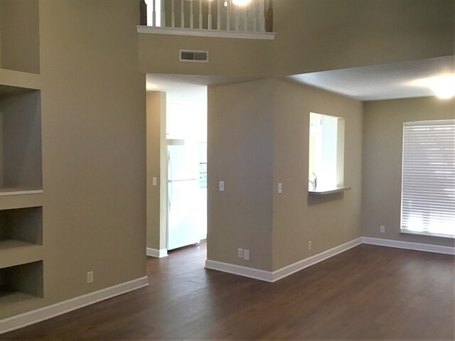 Building Photo - 112 Settlers Way