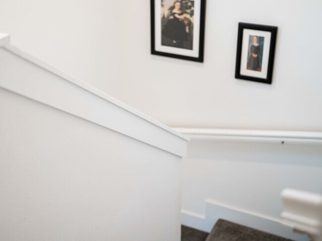 Building Photo - 2612 SW Livingston Square