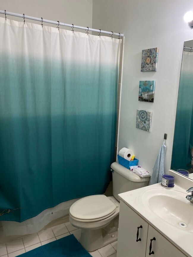 Building Photo - 4220 NE 9th St