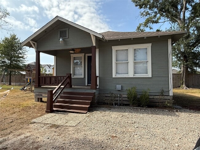 Primary Photo - 2519 Paul Quinn St