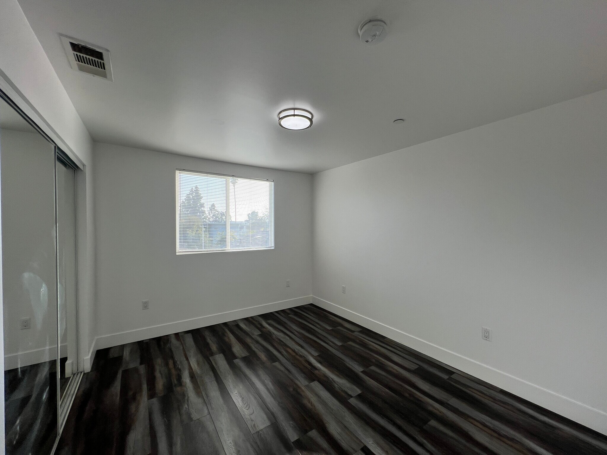Building Photo - 6734 Irvine Ave