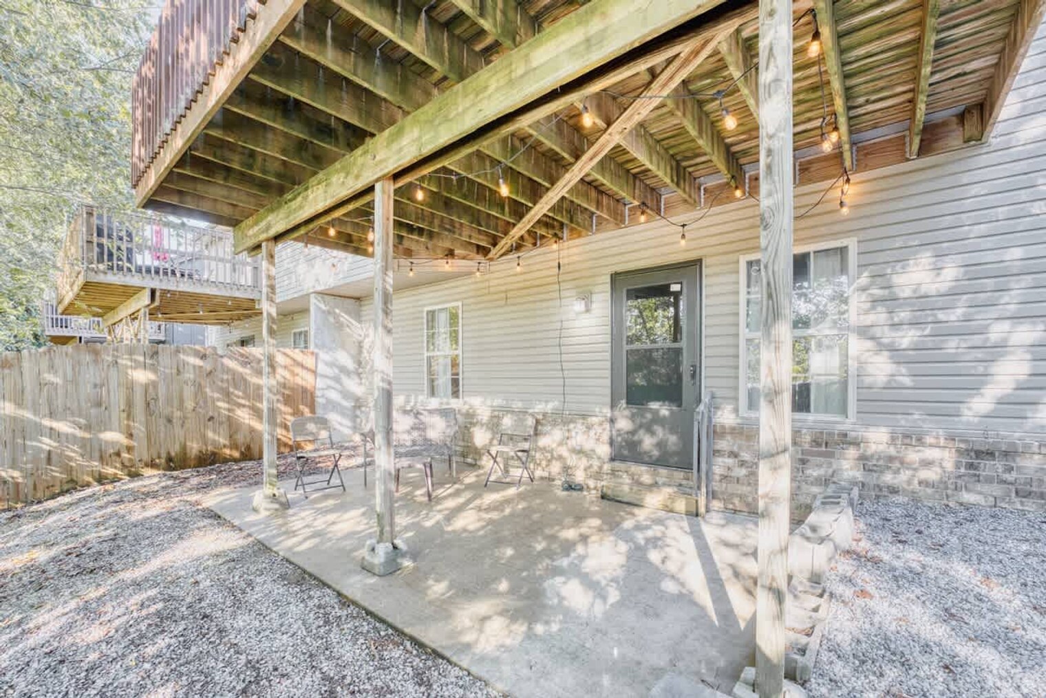 Building Photo - 1515 NW Bell Royal Ct