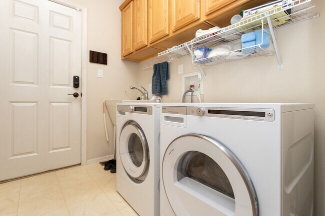 Building Photo - Peaceful University Park Home with Mountain Views!!