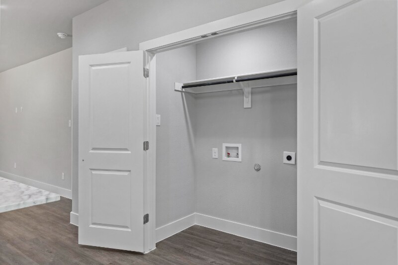 Building Photo - Room in House on Harding St