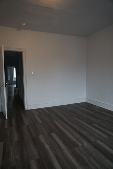 Building Photo - 4826 N Camac St
