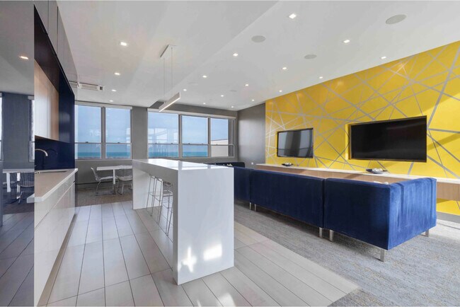 Building Photo - 420 W Belmont Ave